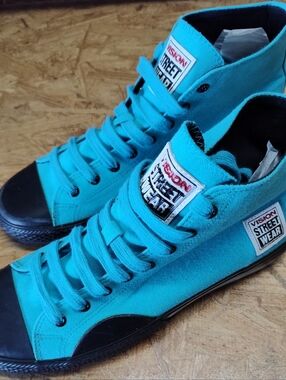 Women's 9 Vision Street Wear Turquoise High Top Sneakers